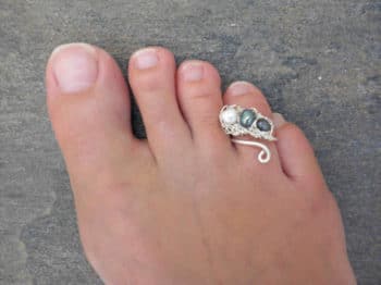 Sea swirls toe ring